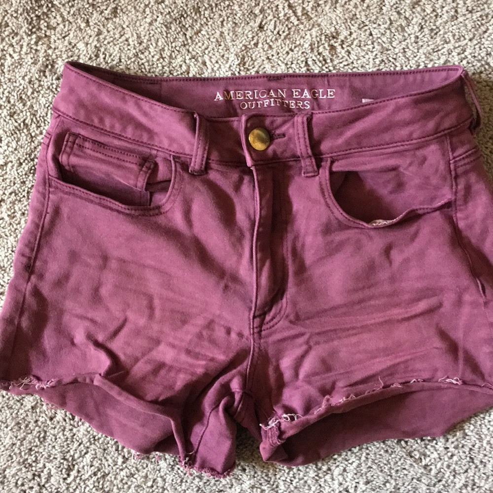 American eagle burgundy shorts.